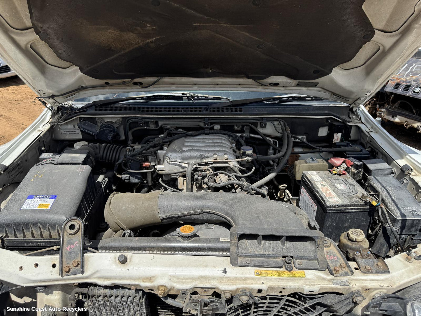 2006 Mitsubishi Pajero Console