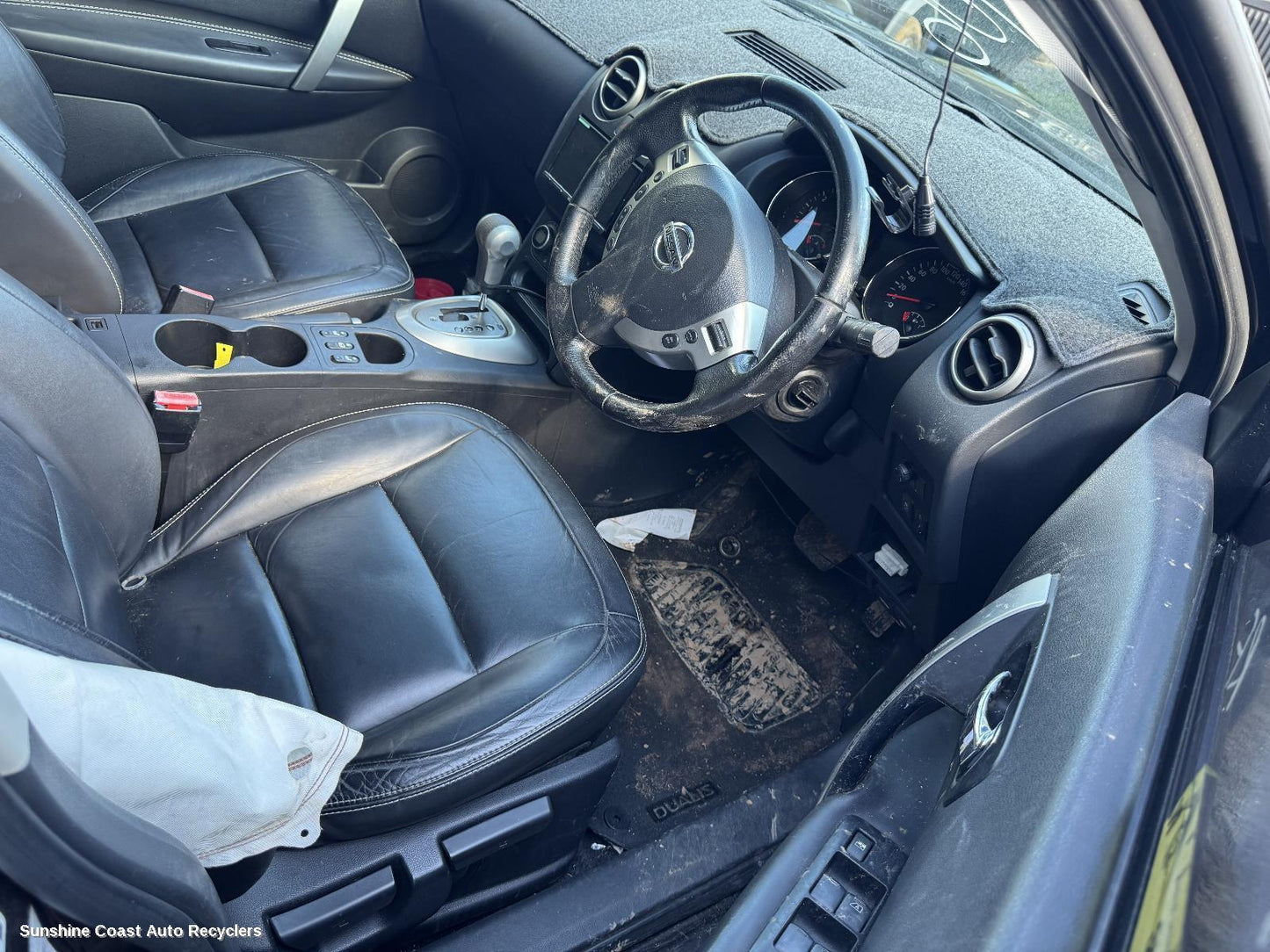 2011 Nissan Dualis Overflow Bottle