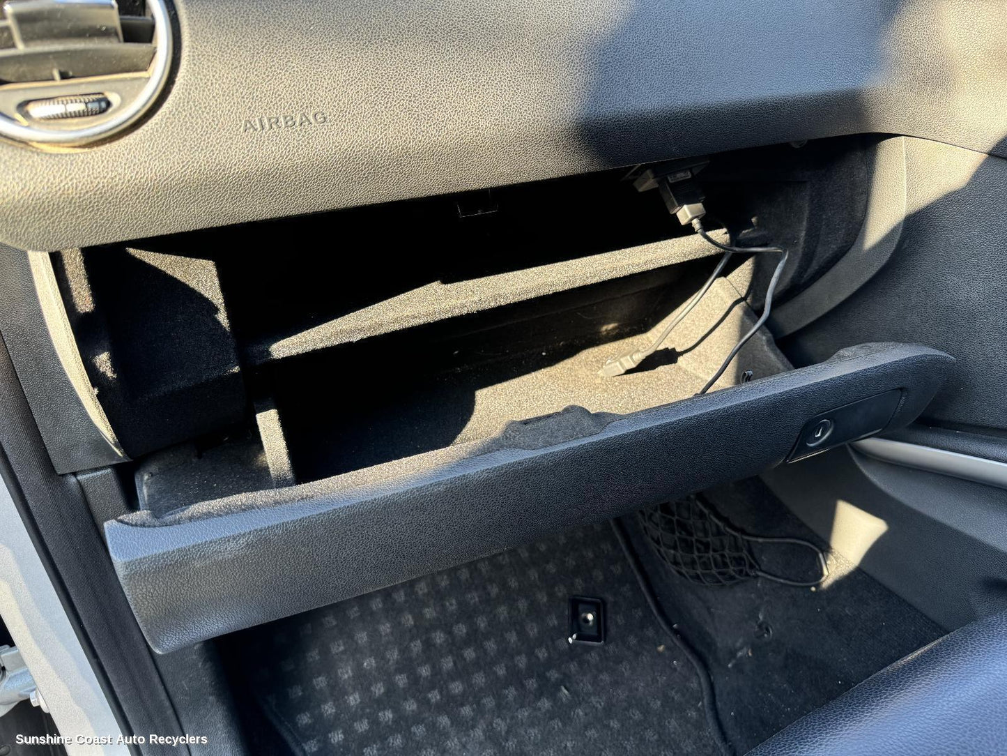 2009 Mercedes M Class Glove Box