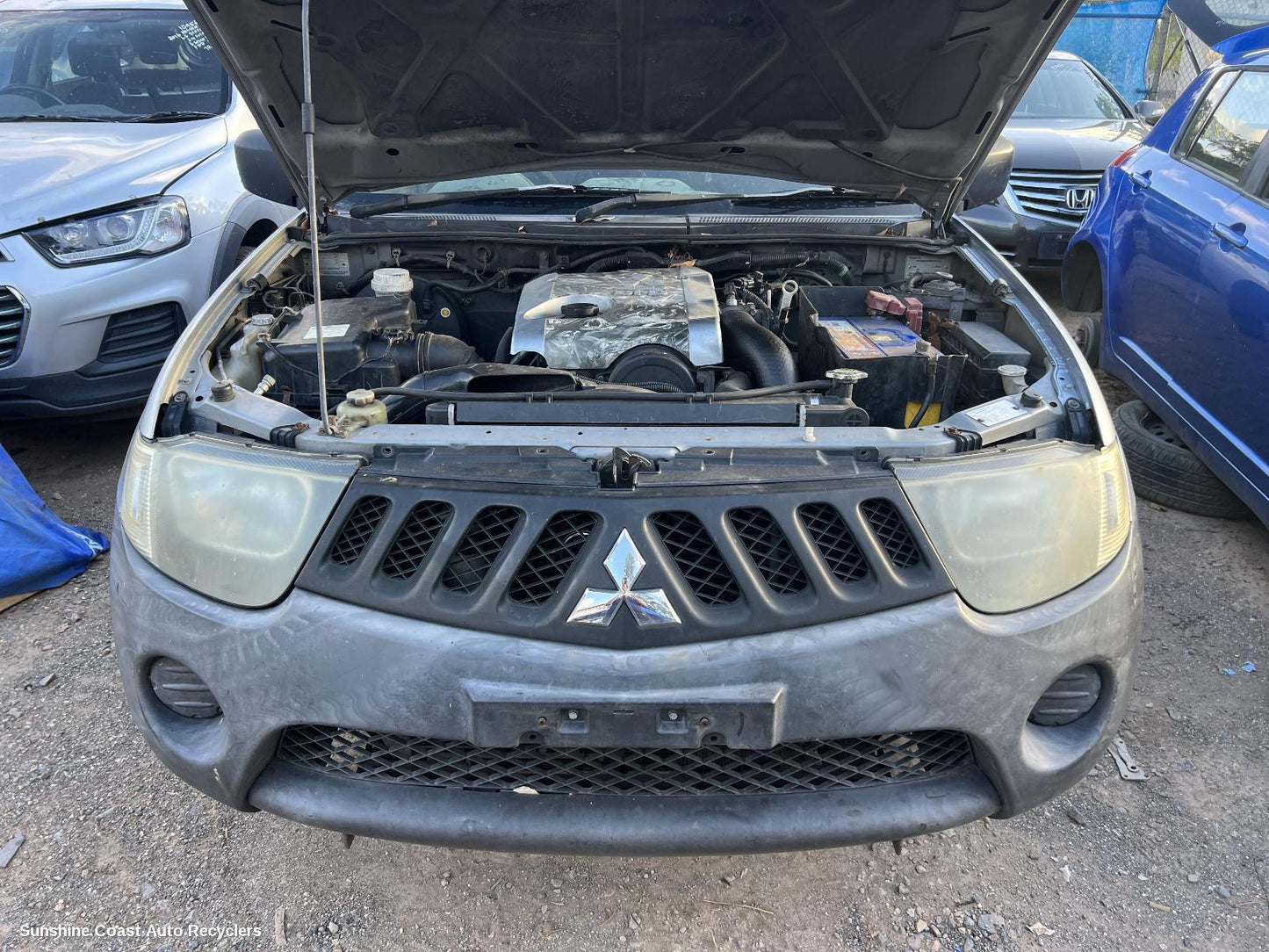 2008 Mitsubishi Triton Owners Handbook