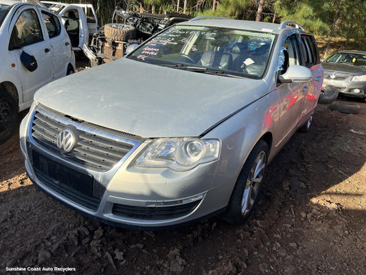 2010 Volkswagen Passat Headrest