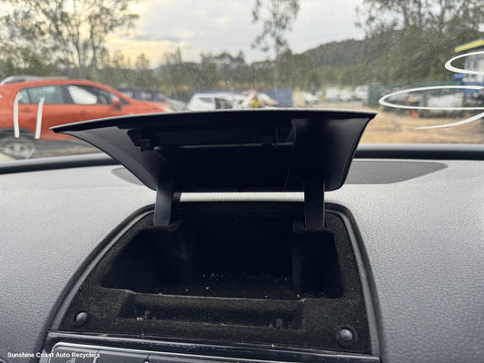 2016 Volkswagen Touareg Glove Box