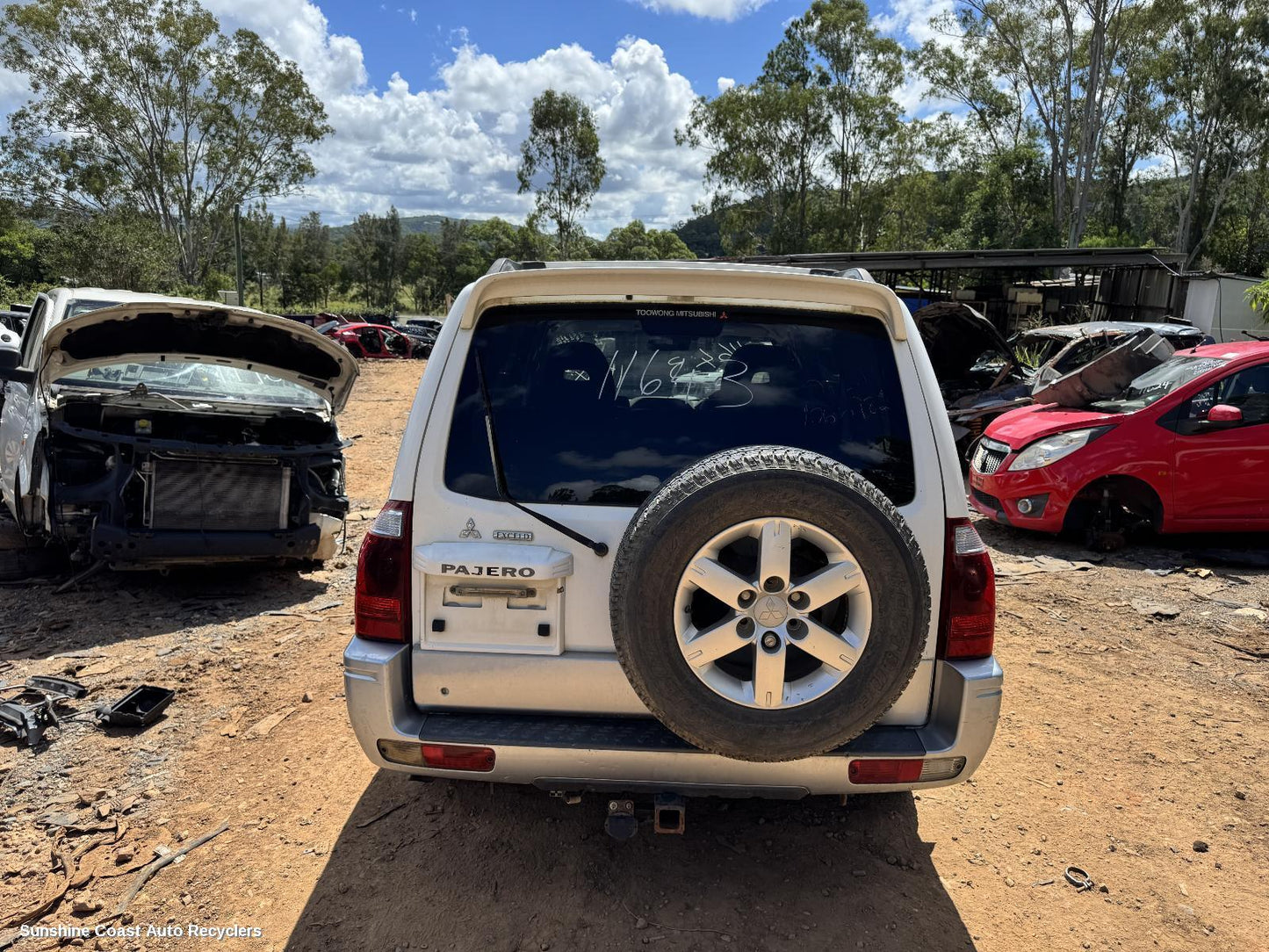 2006 Mitsubishi Pajero Console