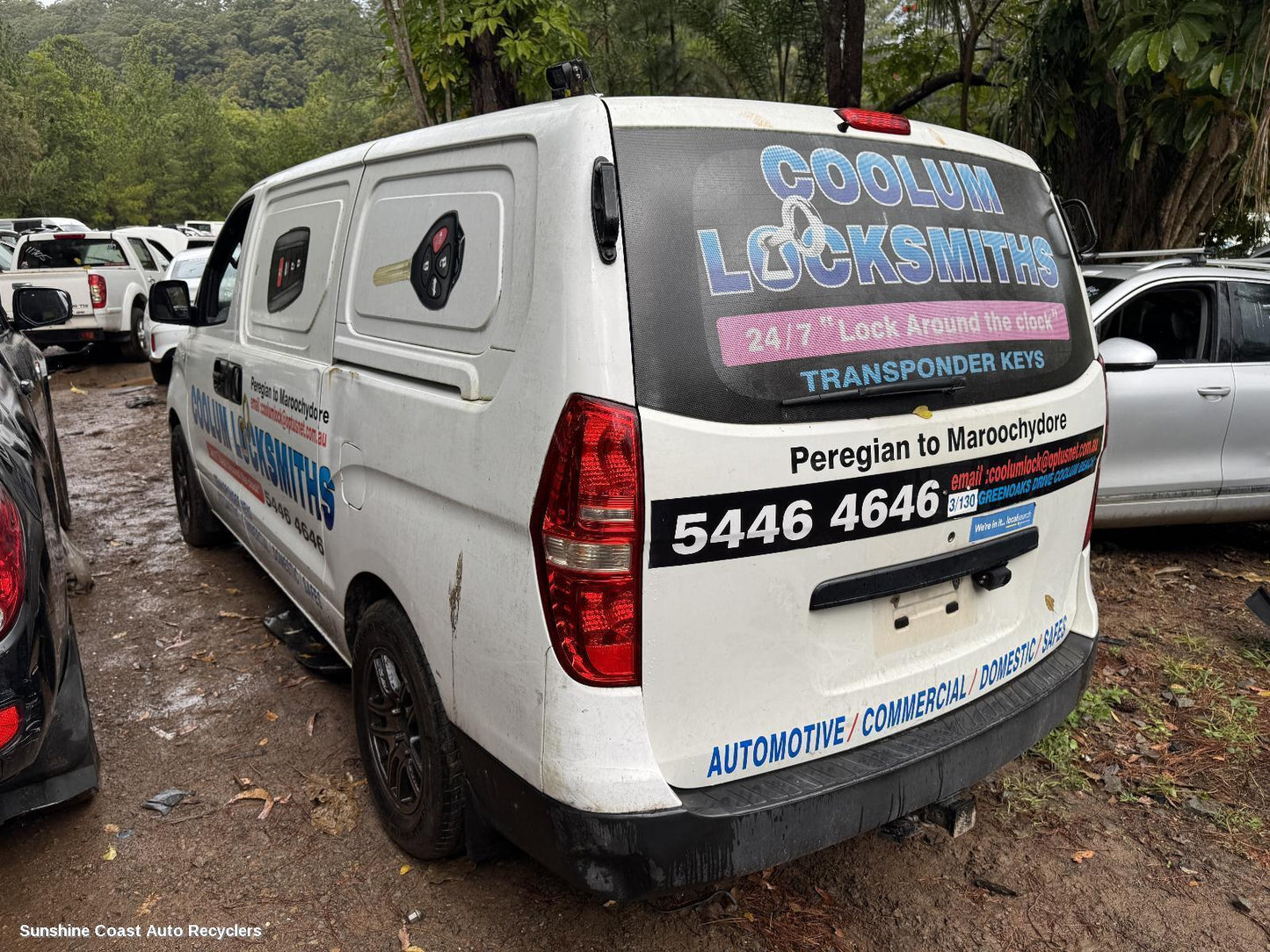 2009 Hyundai Iload/imax Bonnet Lock Support