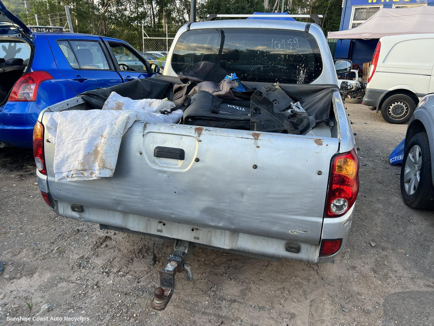 2008 Mitsubishi Triton Owners Handbook