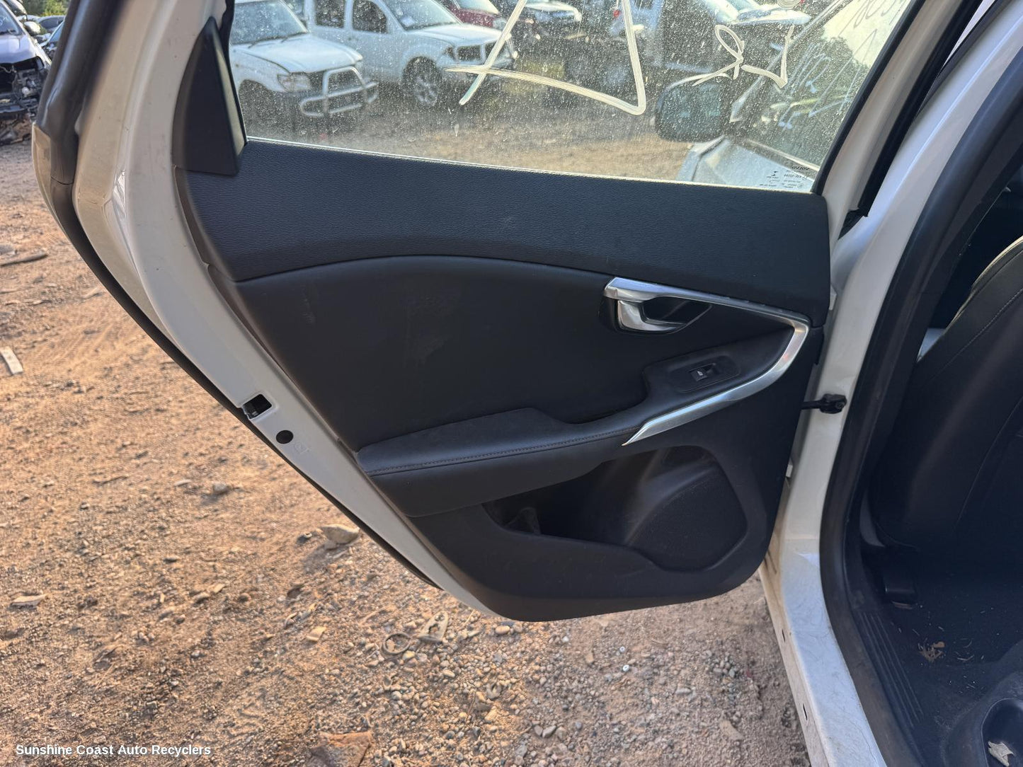 2015 Volvo S40 Door Trim