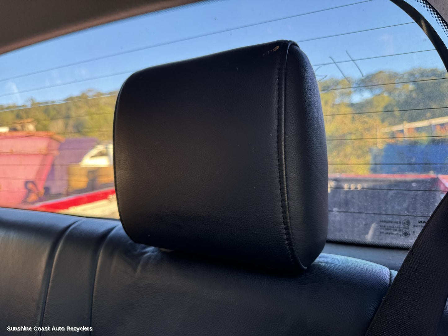 2010 Nissan Navara Headrest