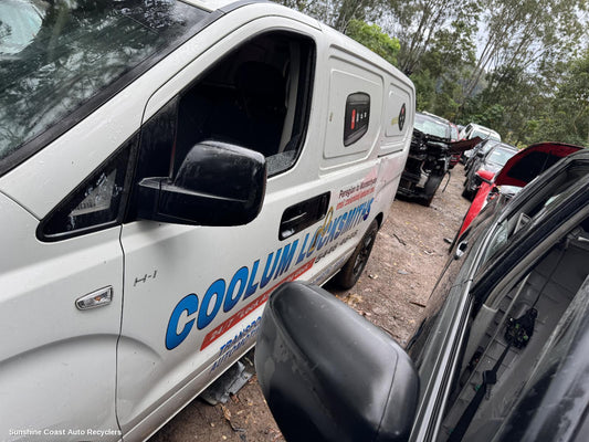 2009 Hyundai Iload/imax Left Front Door Window