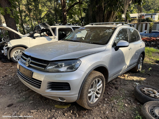 2011 Volkswagen Touareg Right Guard Liner