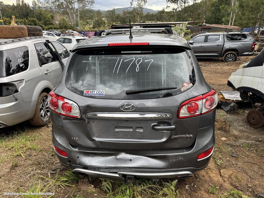 2011 Hyundai Santa Fe Rear Garnish