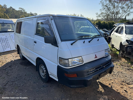 2009 Mitsubishi L300 Steering Column