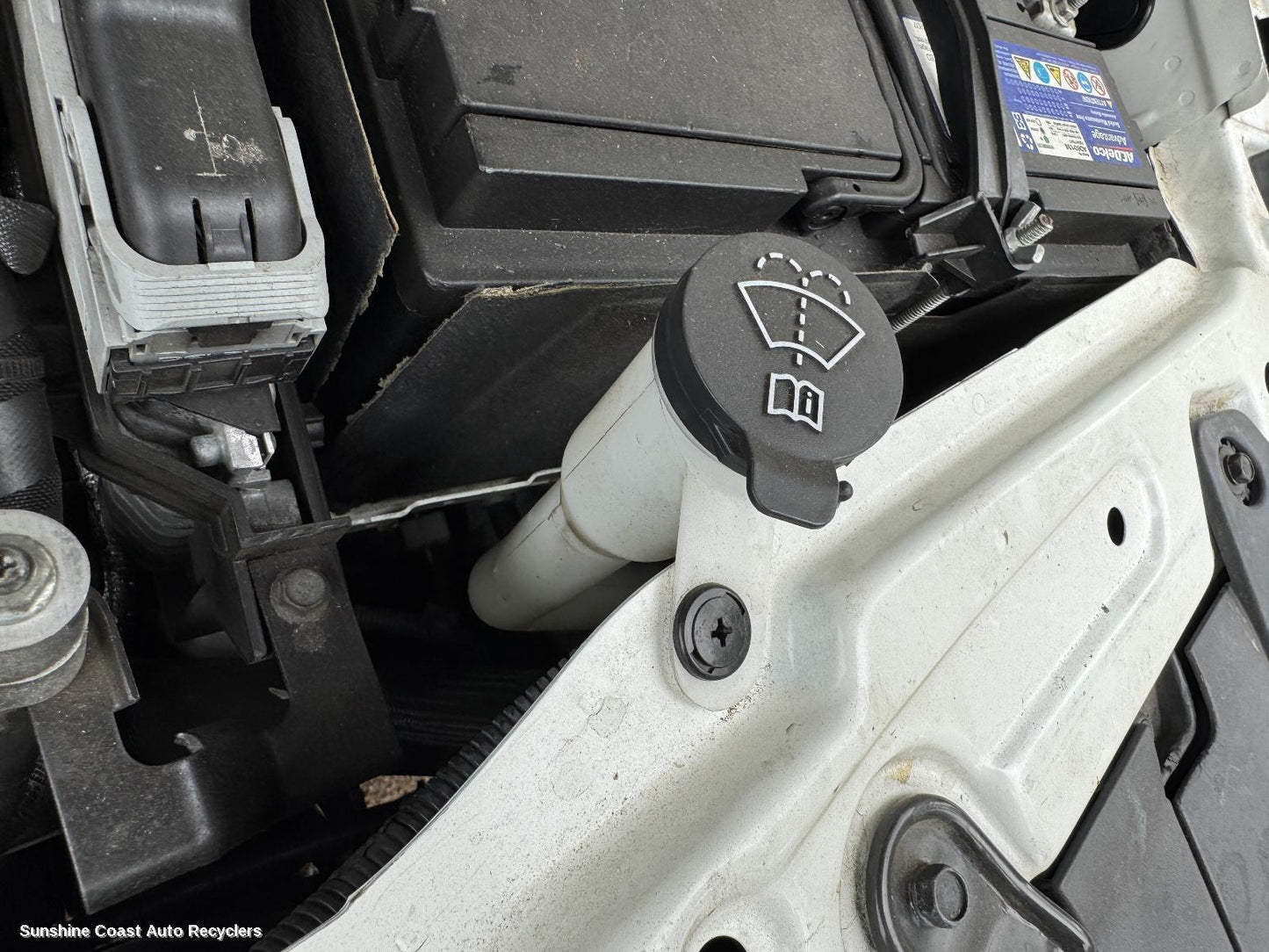 2013 Holden Captiva Washer Bottle