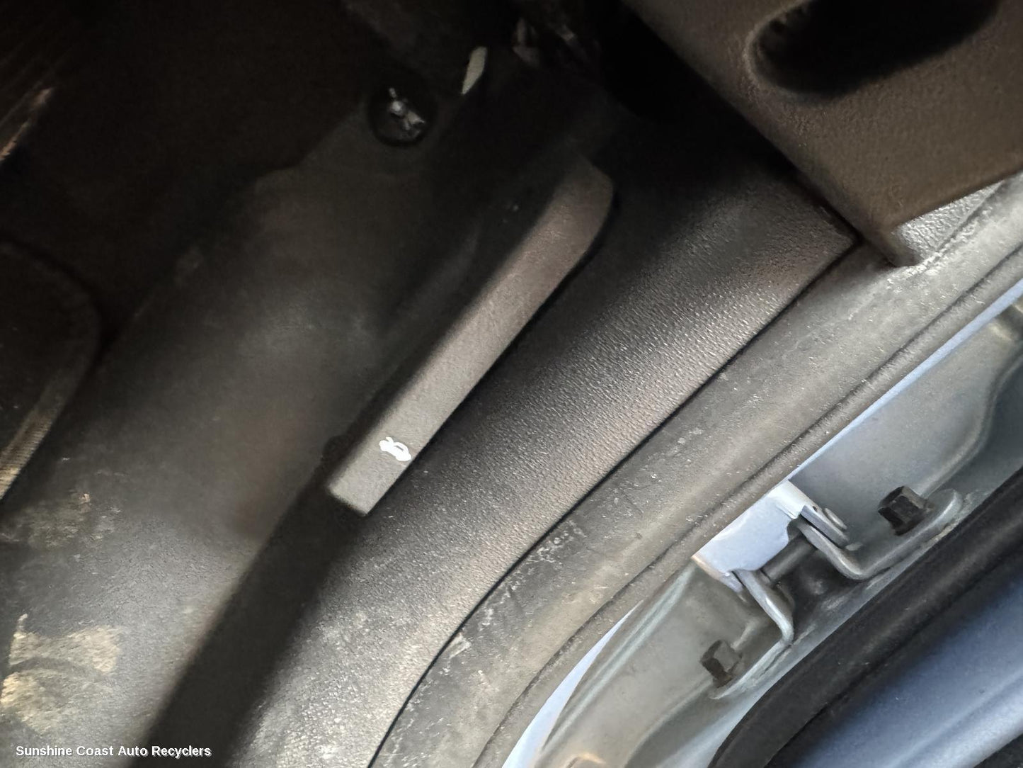 2011 Hyundai I30 Bonnet Release