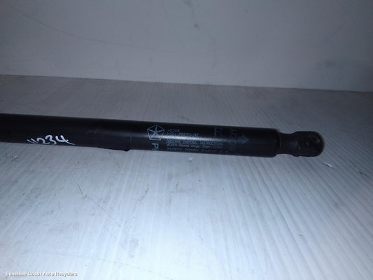 2016 Jeep Cherokee Hatch Strut