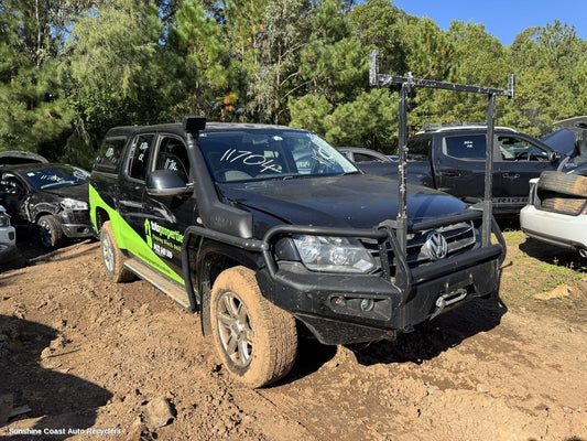 2011 Volkswagen Amarok Headrest