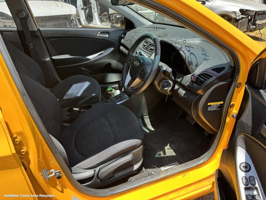 2015 Hyundai Accent Front Seat