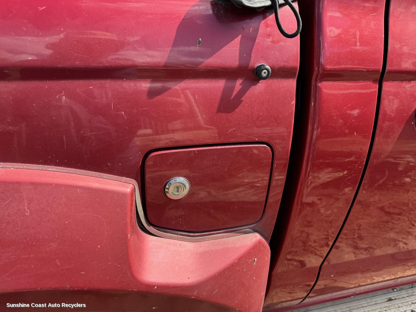 2003 Nissan Navara Fuel Door Filler