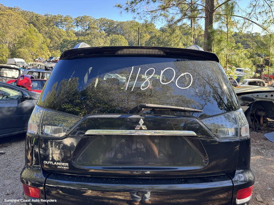 2010 Mitsubishi Outlander Rear Garnish