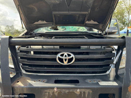 2012 Toyota Landcruiser Grille