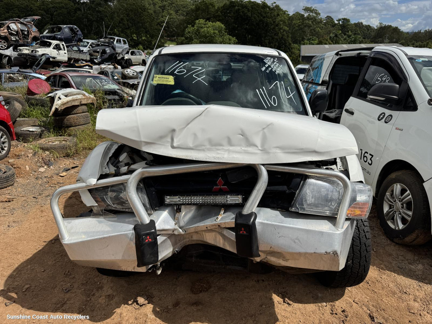 2002 Mitsubishi Pajero Left Front Door Window