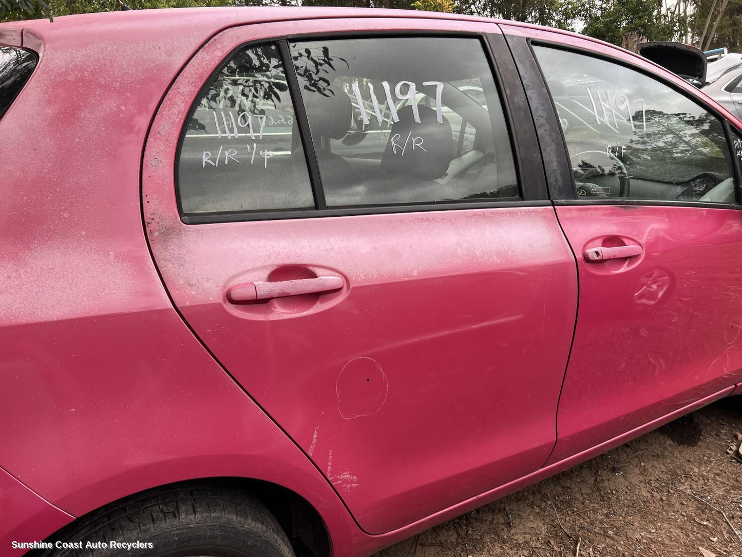 2011 Toyota Yaris Right Rear Door Sliding