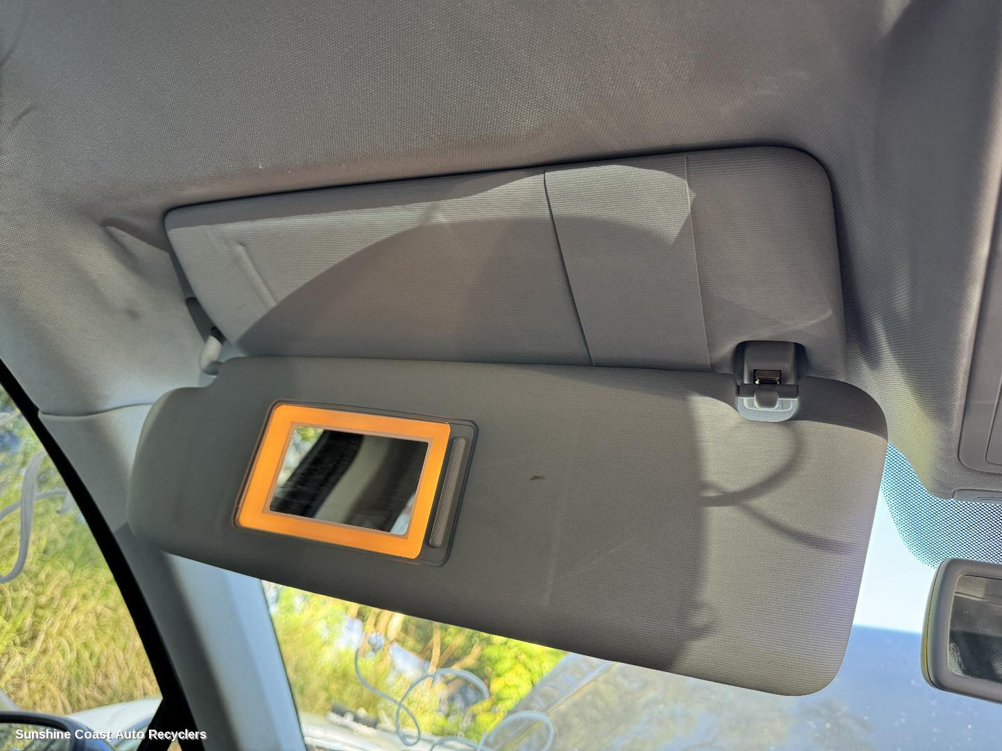 2012 Volkswagen Touareg Sunvisor