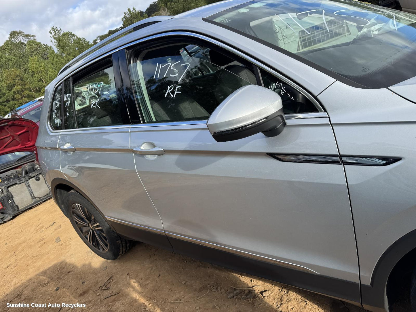 2022 Volkswagen Tiguan Right Front Door