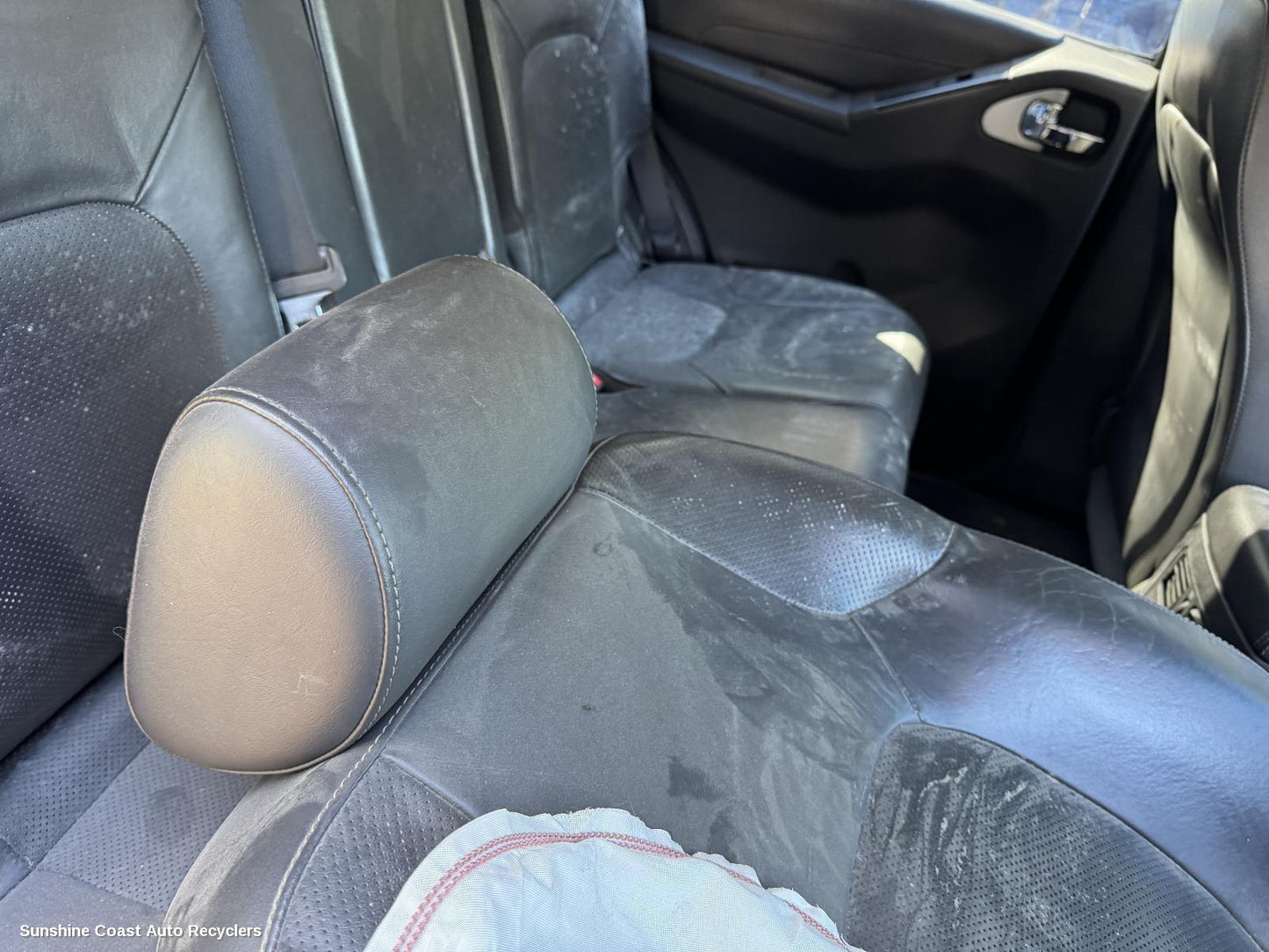 2010 Nissan Pathfinder Headrest