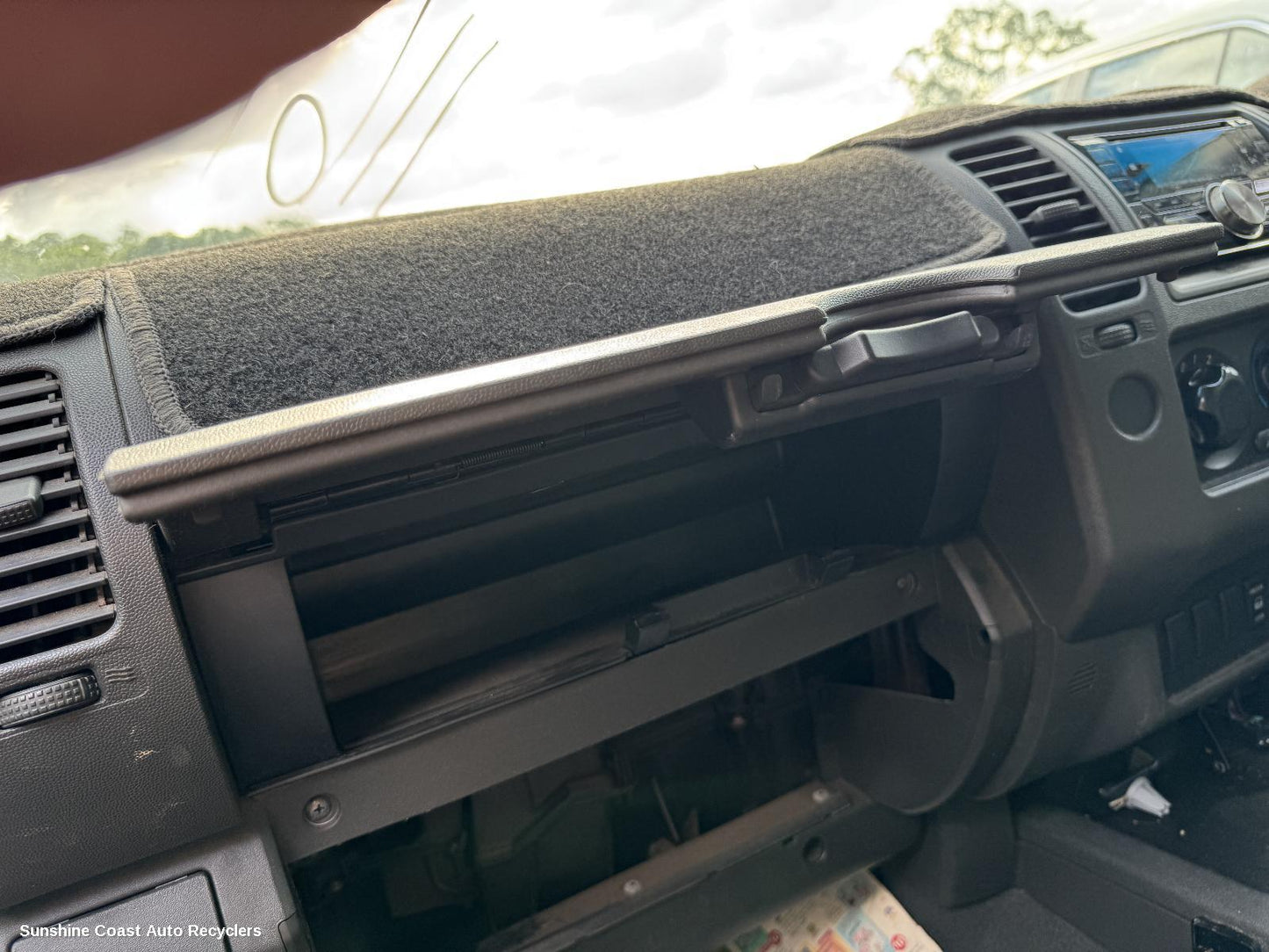 2007 Nissan Navara Glove Box
