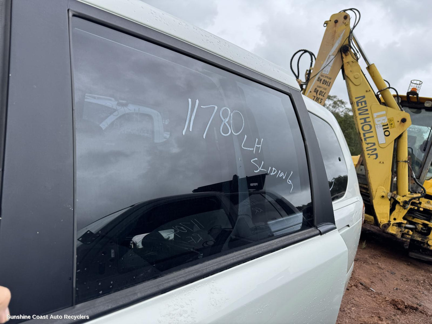 2012 Kia Carnival/grand Carnival Left Rear Door Window