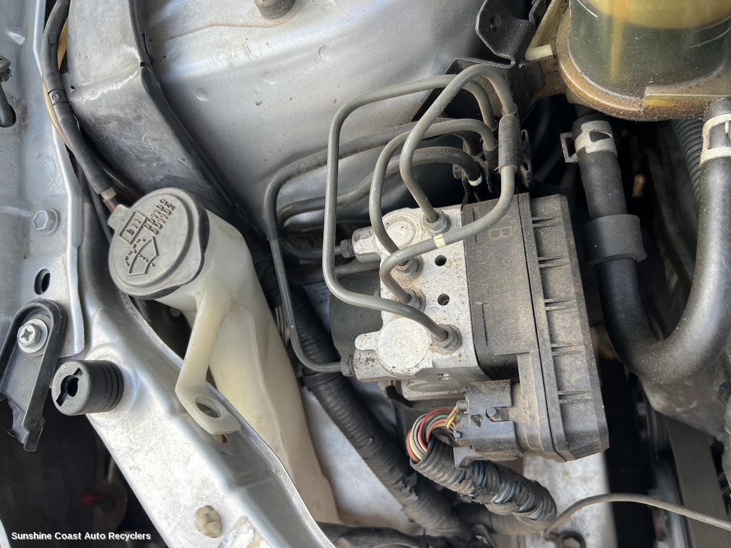 2002 Toyota Rav4 Washer Bottle