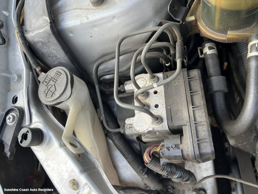 2002 Toyota Rav4 Washer Bottle