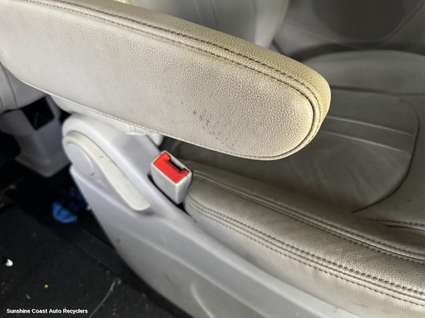 2016 Ldv G10 Seatbelt Stalk