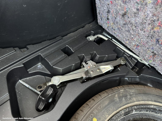 2013 Nissan Pulsar Jack Tool Kit