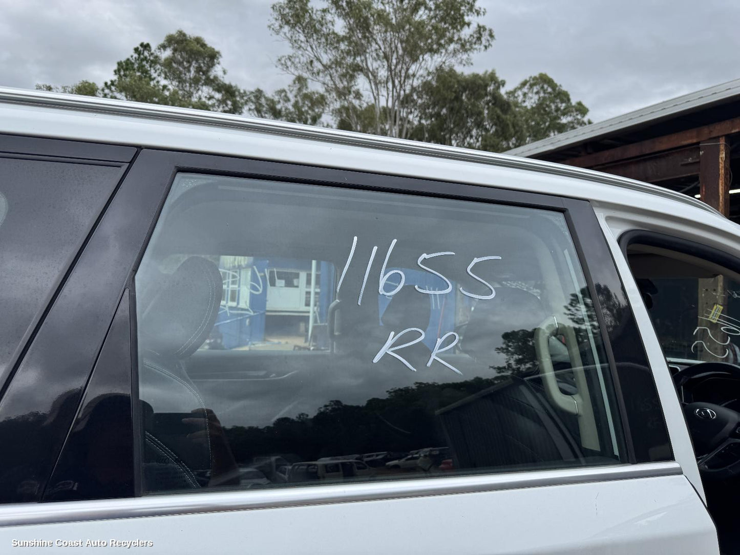 2022 Ldv D90 Right Rear Door Window