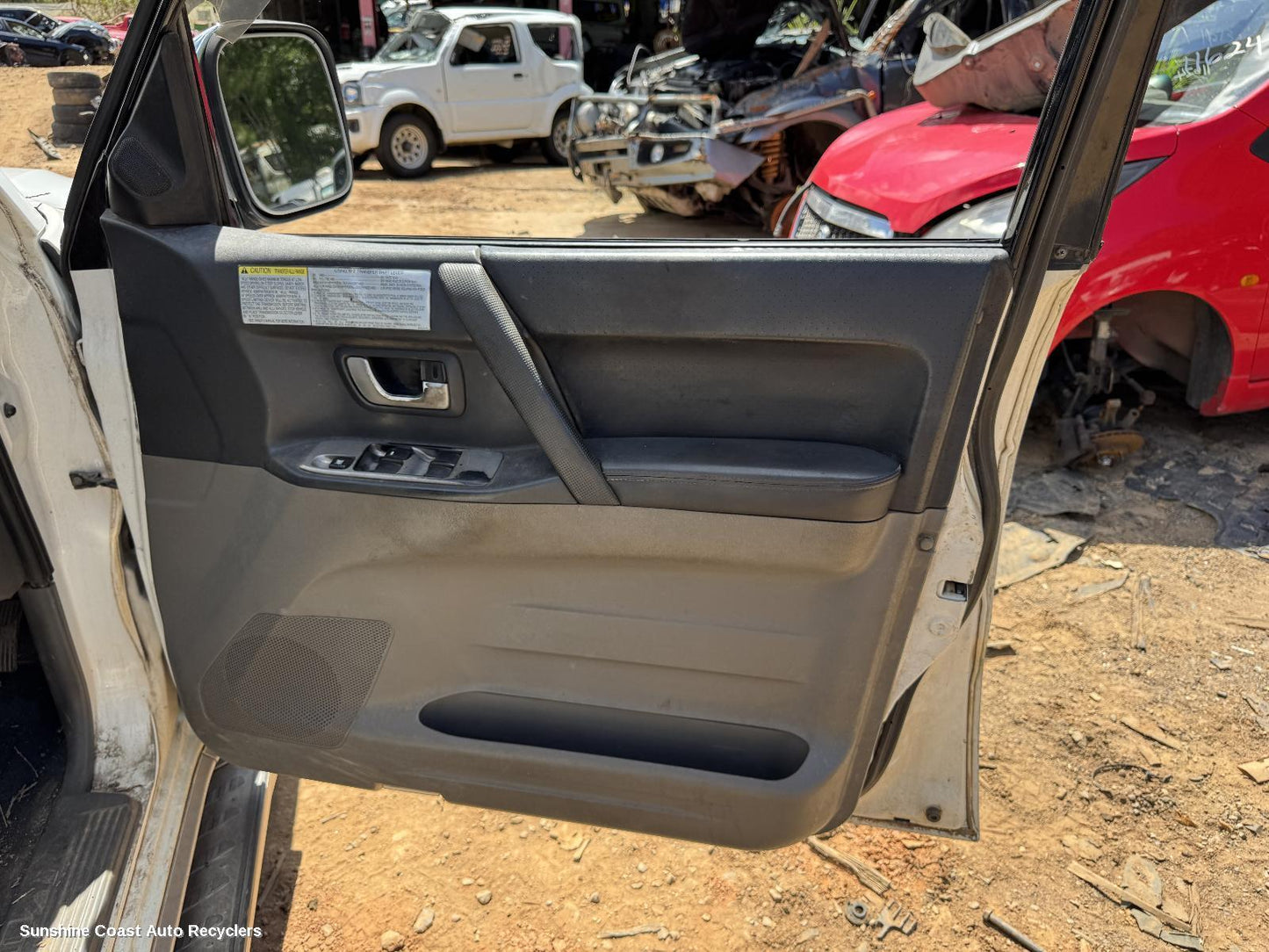 2006 Mitsubishi Pajero Door Handle
