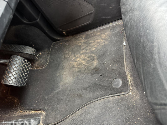 2016 Volkswagen Touareg Floor Mats