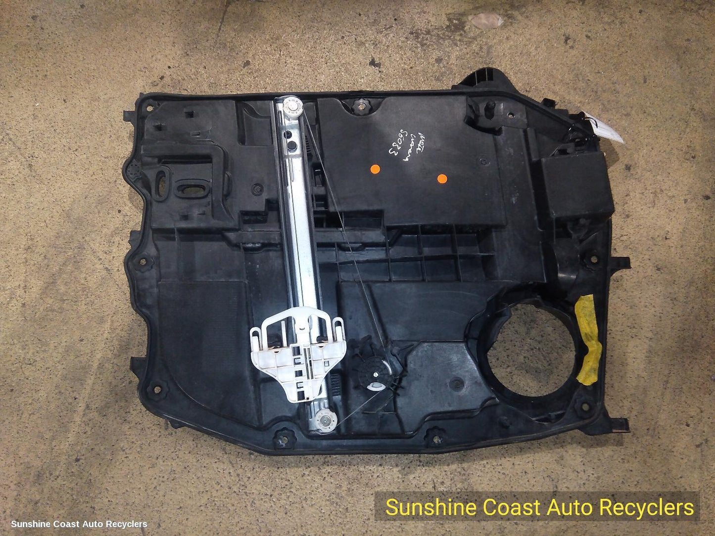 2011 Dodge Nitro Right Front Window Reg Motor