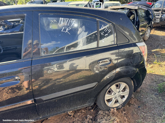 2010 Kia Rio Left Rear Door Sliding
