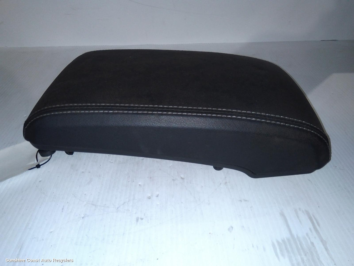 2016 Holden Trailblazer Console