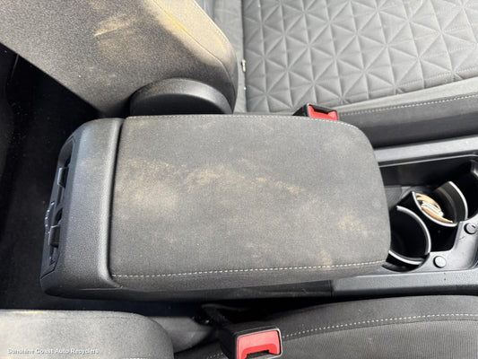 2022 Volkswagen Tiguan Console