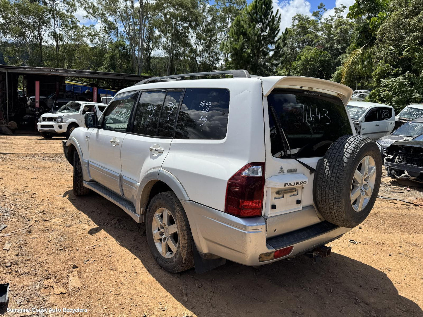 2006 Mitsubishi Pajero Battery Tray