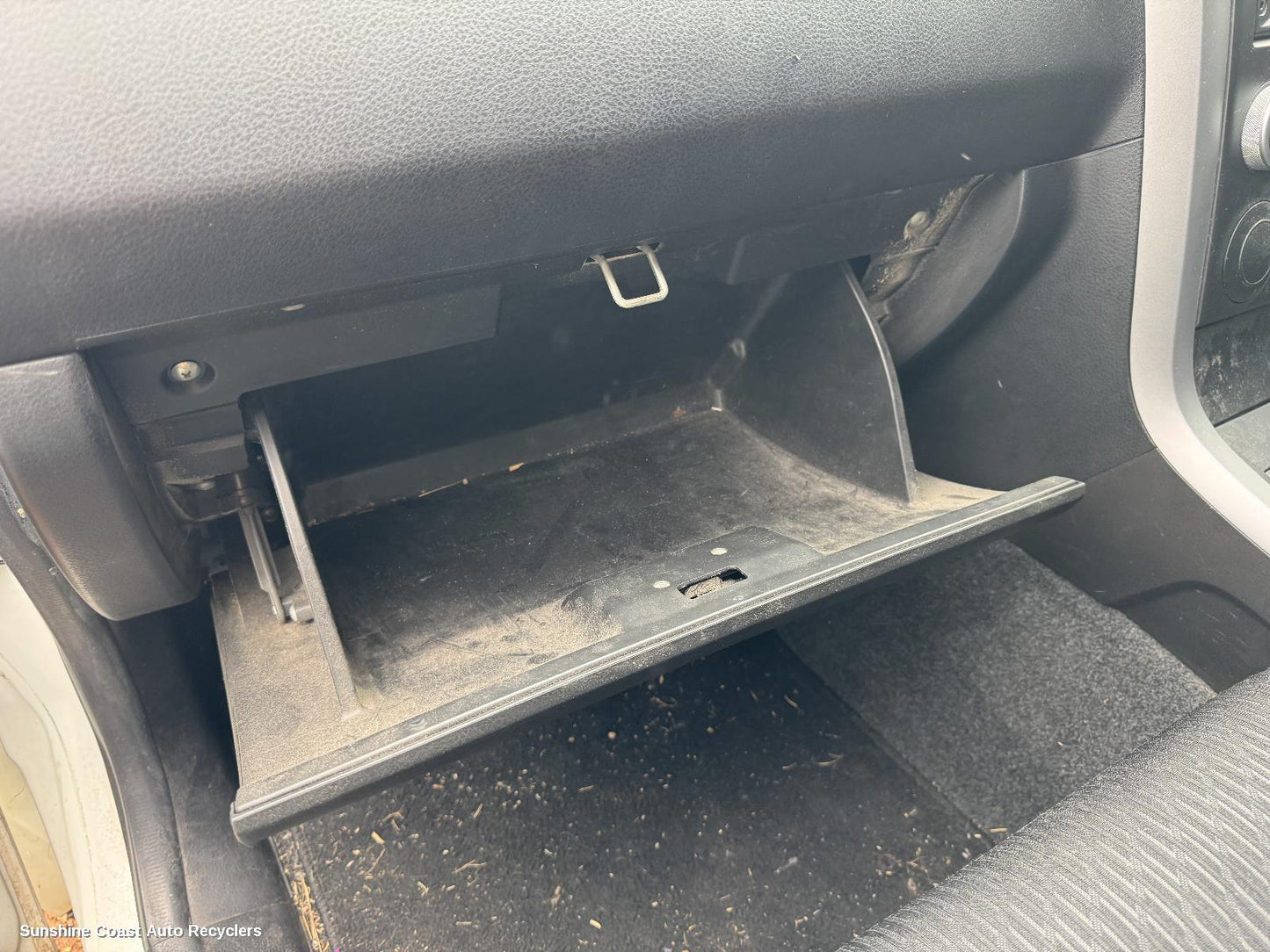 2014 Suzuki Vitara Glove Box