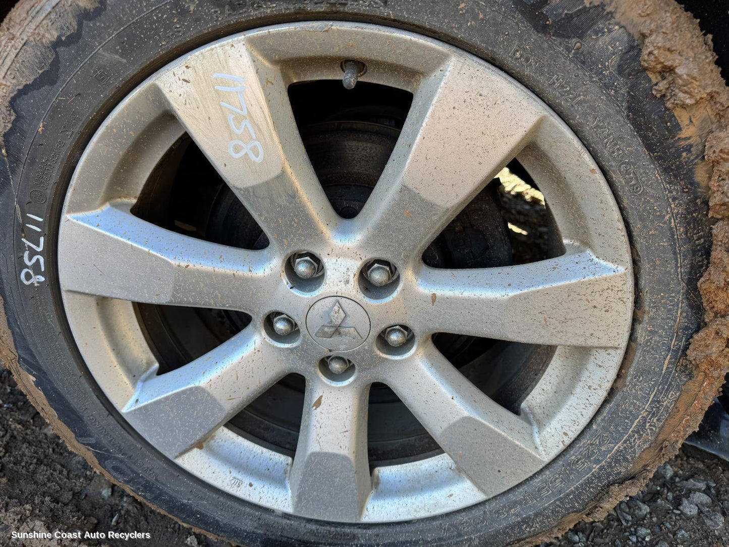 2010 Mitsubishi Outlander Bonnet Lock Support