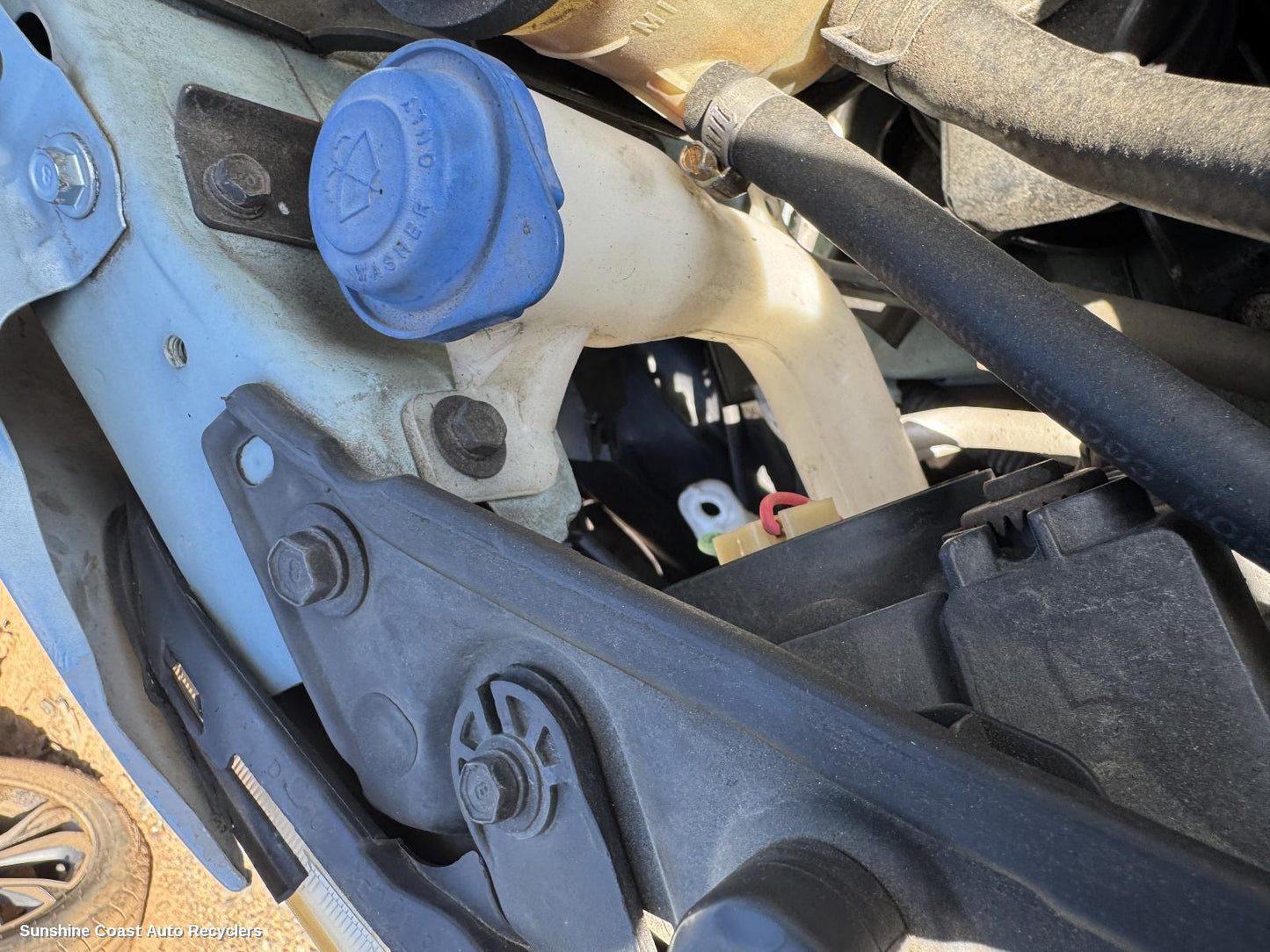 2010 Hyundai Getz Washer Bottle