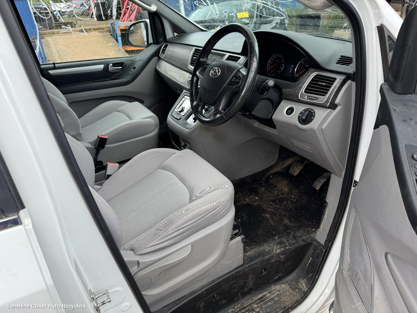 2019 Ldv G10 Right Front 1 4 Door Glass
