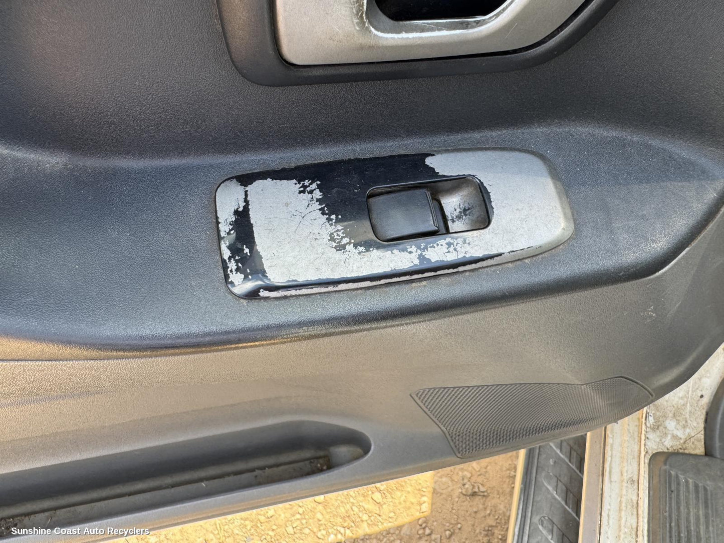 2006 Mitsubishi Pajero Pwr Dr Wind Switch