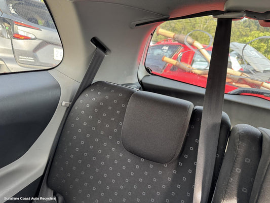2006 Toyota Yaris Headrest