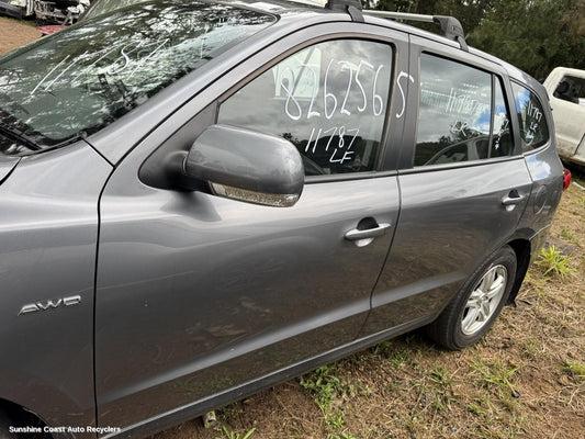 2011 Hyundai Santa Fe Left Front Door