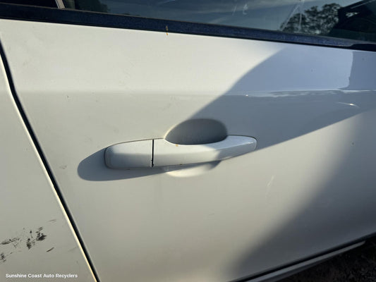 2015 Volvo S40 Door Handle